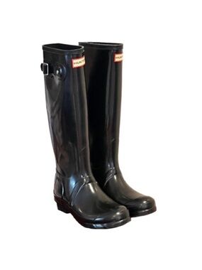 Hunter- Women's Original Tall Gloss
Rain Boots. Black Size: 6